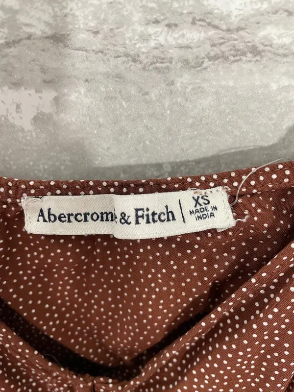 Abercrombie & Fitch brown polka dot crop top - Image 2