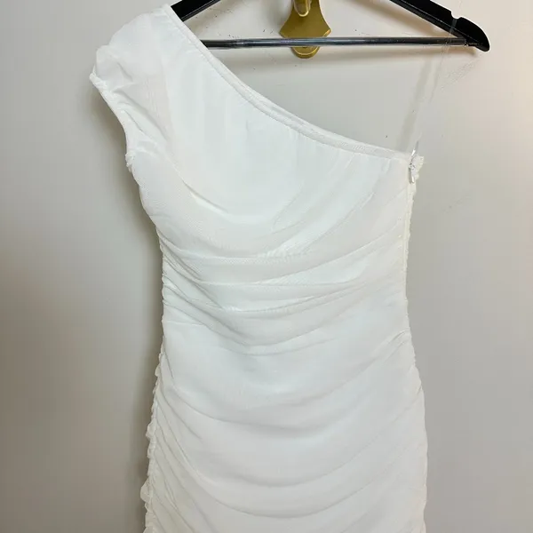 ELLIATT Vienna Ruched One-shoulder Gown in White Size X-Small - Image 3