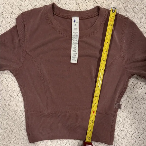 lululemon athletica Women’s 2 Mauve color Crop Top - Image 4