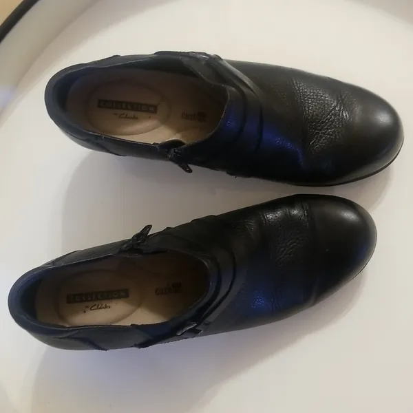 CLARK heel size 7.5 women’s black low shooties academia - Image 3