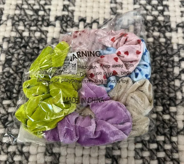 Urban Outfitters Velvet Scrunchie Set - Image 3
