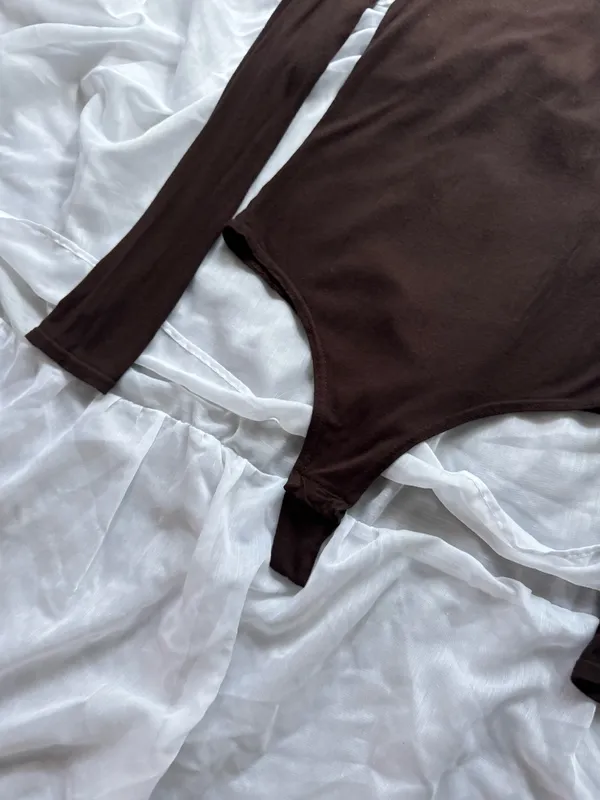 PrettyLittleThing Long Sleeve Bodysuit - Image 2