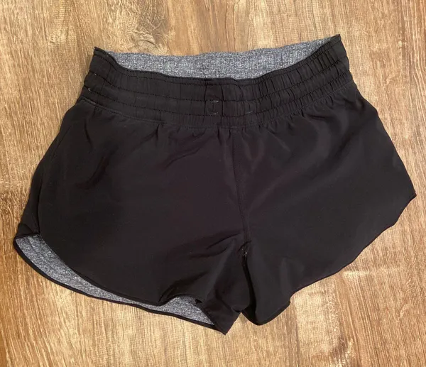 Lululemon Choose A Side Shorts - Image 5