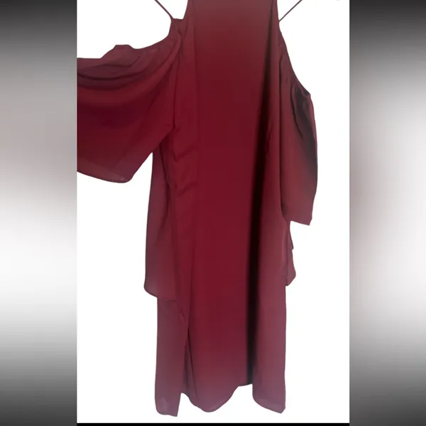 Three Eighty Two burgundy Melania cold -shoulder mini dress NWT - Image 3