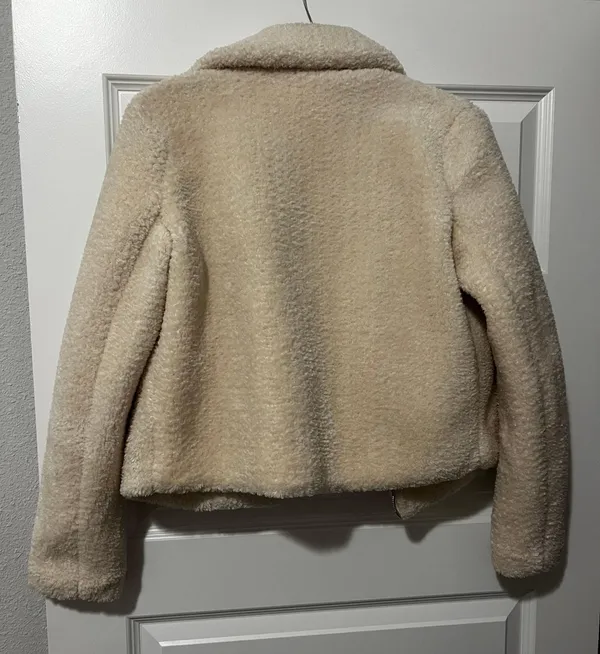 GB Fur Coat - Image 2