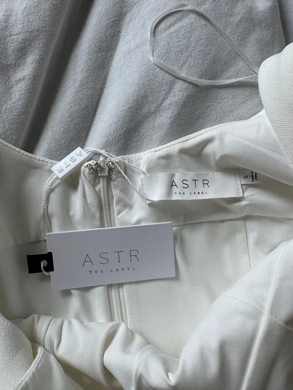 ASTR The Label White Mini Summer Dress - Image 6