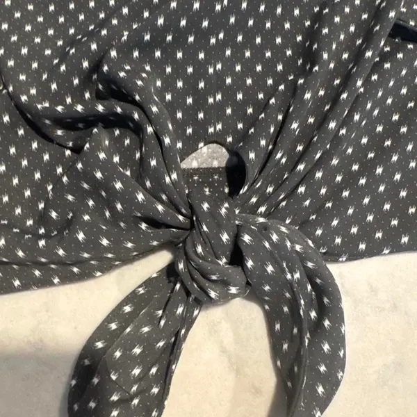 Ann-taylor Women's Black and Grey Blouse - Image 4