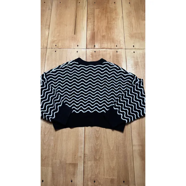 HM Divided Black White Cropped Sweater Womens Oversized Knit‎ Best Fits Small - Image 5