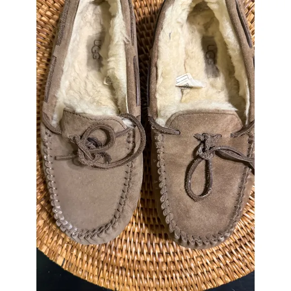 UGG Dakota Chestnut Suede Moccasin Slippers Womens 7‎ Brown Wool Lined 5612 - Image 5
