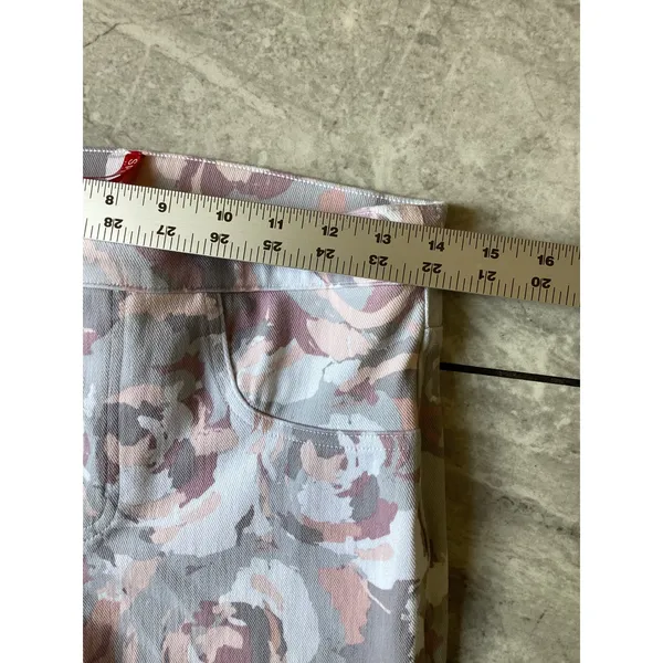 Spanx NWOT Jean-ish Ankle Leggings Womens Medium Floral Camo Print Pull On Denim - Image 2
