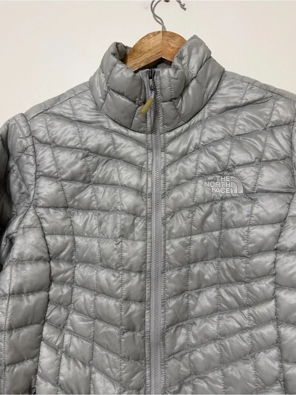 The North Face Thermoball Quilted Puffer Jacket Womens Small Silver Full Zip TNF - Image 4