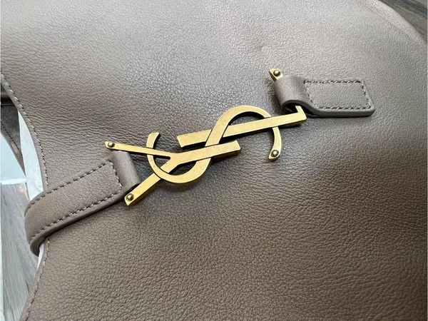 Saint Laurent YSL Le 5 à 7 Small Leather Shoulder Bag in Beige - Image 14