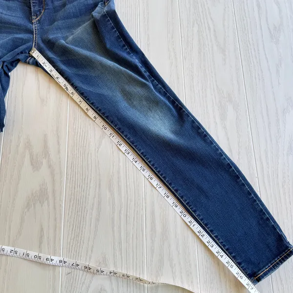 Levi’s Denizen Women’s 4S 27x28 High Rise Skinny Denim Shorts Blue - Image 6