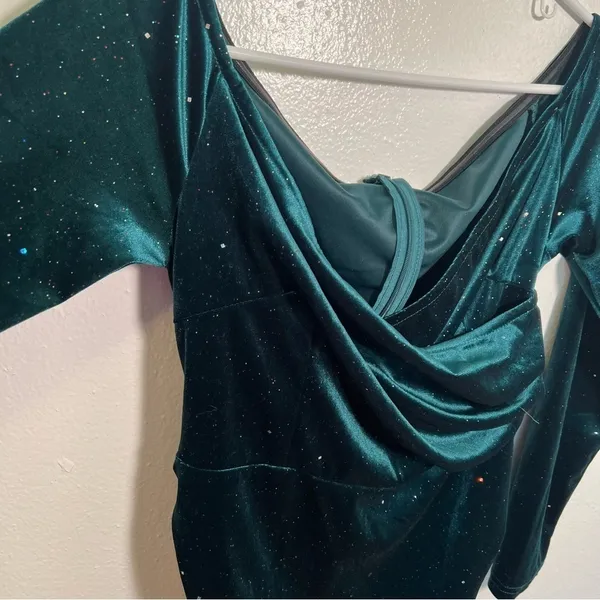 Women's Sz Large Off Shoulder Velvet Dress Emerald Green Rhinestones Long Sleeve - Image 6