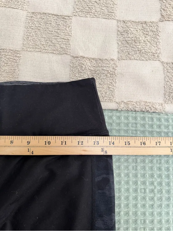 VUORI WOMEN'S ASYMMETRIC BLOCK‎ LEGGINGS size S - Image 4