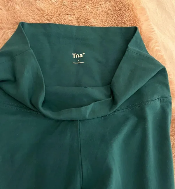 Aritzia TNA Leggings - Image 4