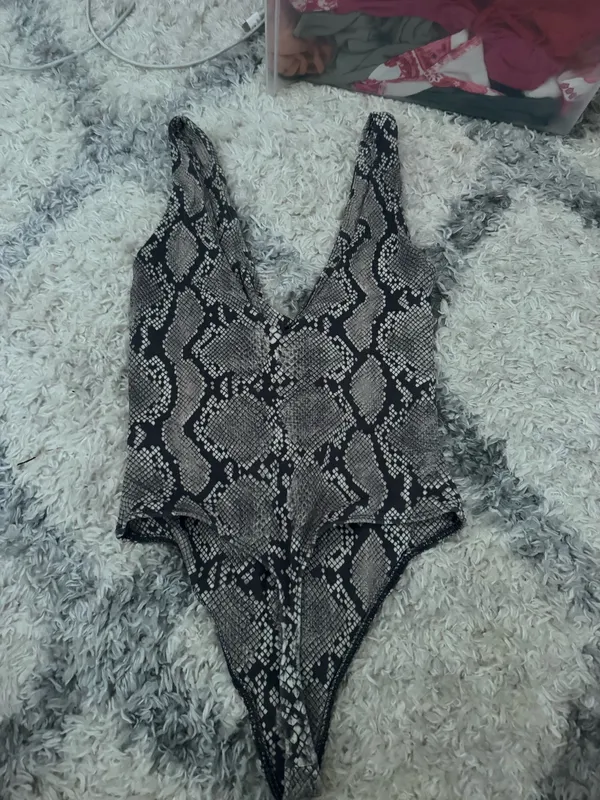 Aritzia Bodysuit Babaton - Image 2