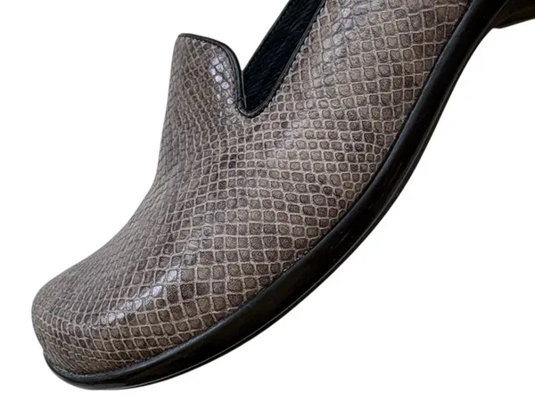 Like New Dansko Leather Aimee Loafers Snakeskin Size 9 - Image 5