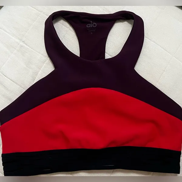 Alo Yoga Sports Bra size SMALL - Image 3
