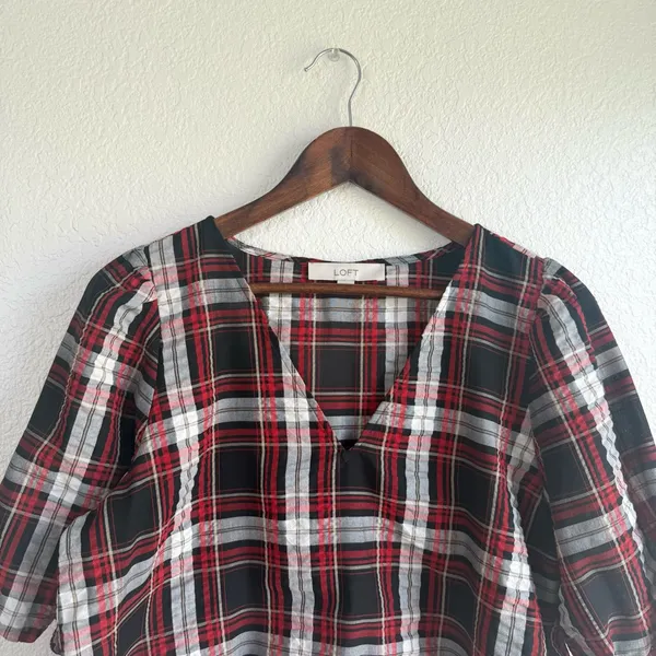 LOFT Womens Shirt Blouse Red Black Plaid‎ Puff Sleeve V Neck Size Medium - Image 3