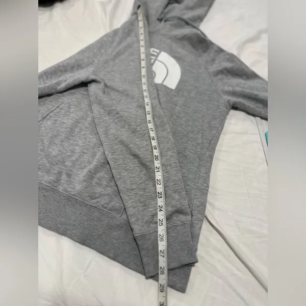 The North Face Women’s Sz: L Hoodie Sweatshirt Gray Half Dome Logo Pullover. - Image 5