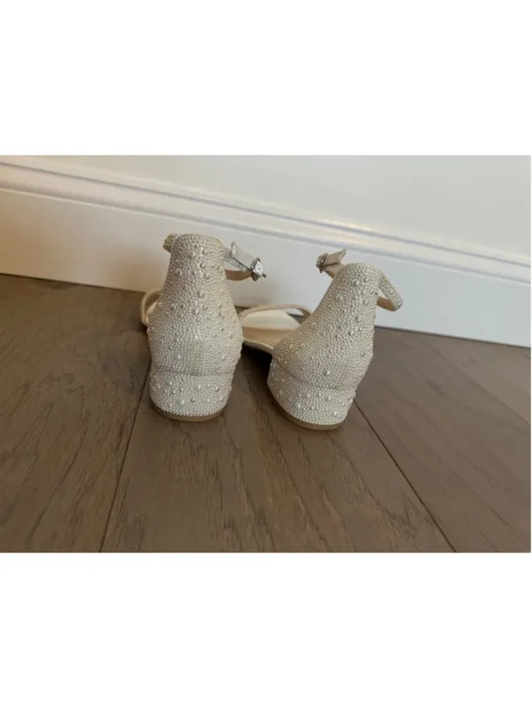 Betsey Johnson Mari White Pearl Embellished Block Heel Sandals Size 5 - Image 5
