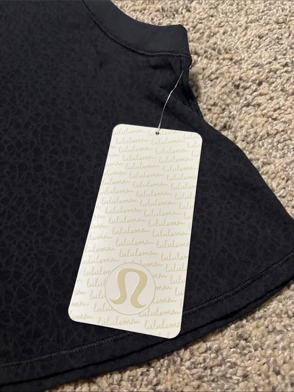 Lululemon Hint of Sheer Cropped Tank NWT size 4 - Image 5