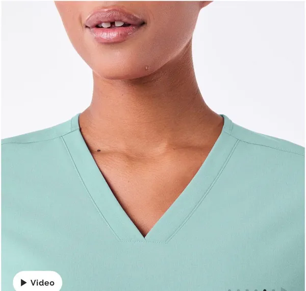 FIGS Casma Three Pocket Scrub Top in Aqua Blue Size XS - Image 4
