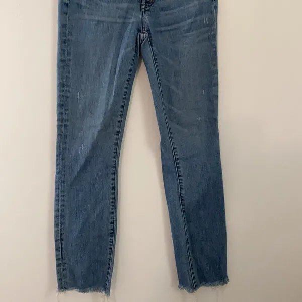 J. Crew Blue Vintage Crop Ankle Length Jeans Structured Cotton Distressed Denim. - Image 5