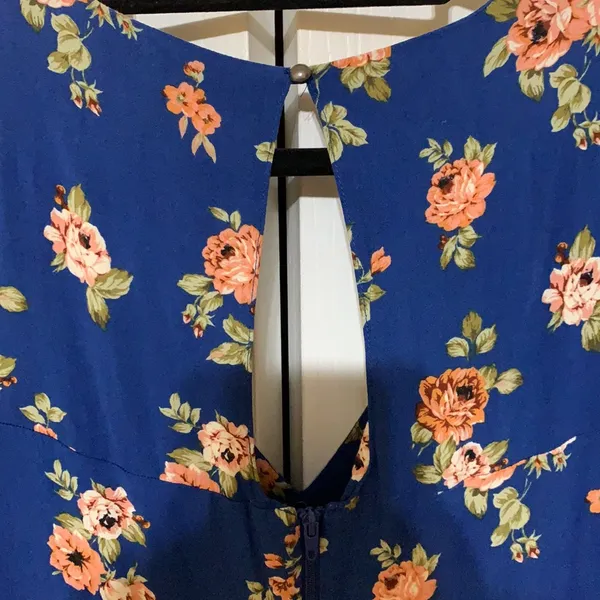 Floral romper Size XL - Image 8