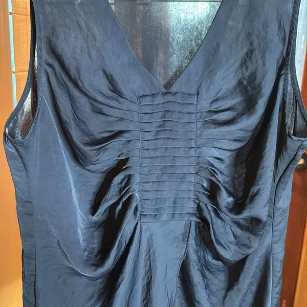 Simply Vera Vera Wang Black Sleeveless Tulip Bottom Blouse Size Large - Image 2