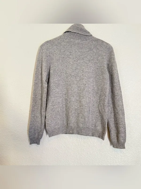 Reformation turtle neck cashmere sweater - Image 11