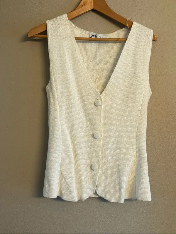 ZARA‎ Vest Buttoned Knit Top - Image 2