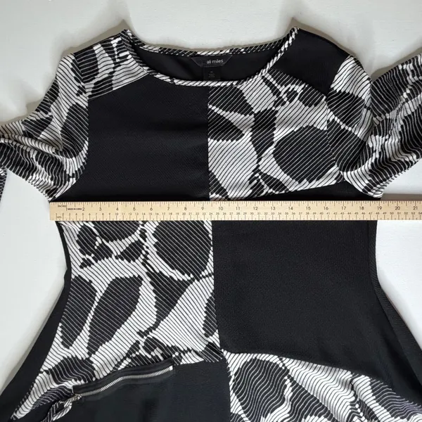 Ali Miles Abstract‎ Geometric Tunic Top Medium Artsy Zipper Detail Stretch Boho - Image 9