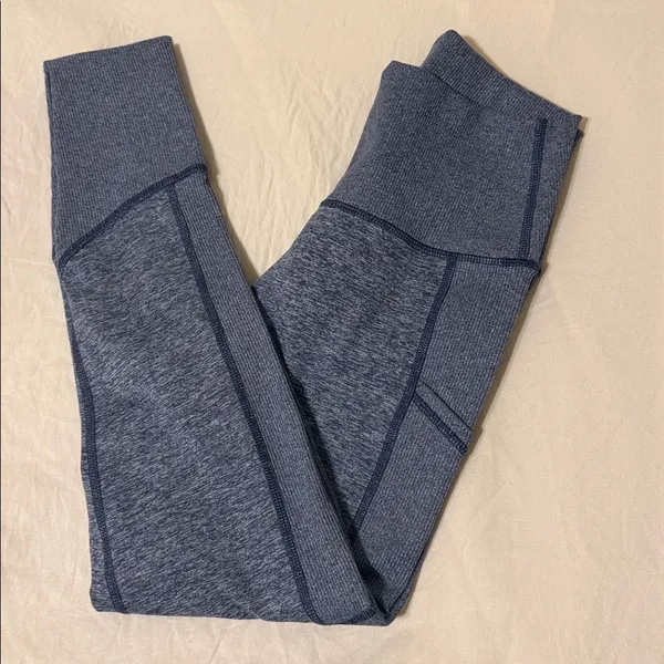 Offline by Aerie Womens The Hugger Leggings Hi Rise Short Insane M - Image 2