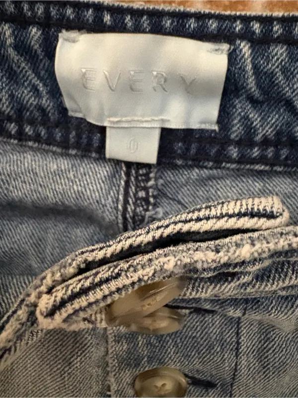 High-Rise Wide Leg Button-Fly Jeans in Faded Blue - Image 3