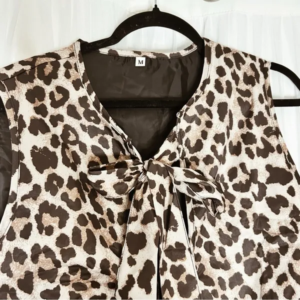 Source Unknown Brown and Tan Tie Front Sleeveless Blouse - Image 3