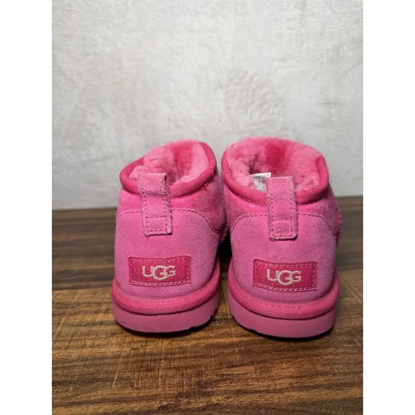 UGG Australia Classic Ultra Mini Shearling Ankle Boots Women’s Size 6 - Image 10