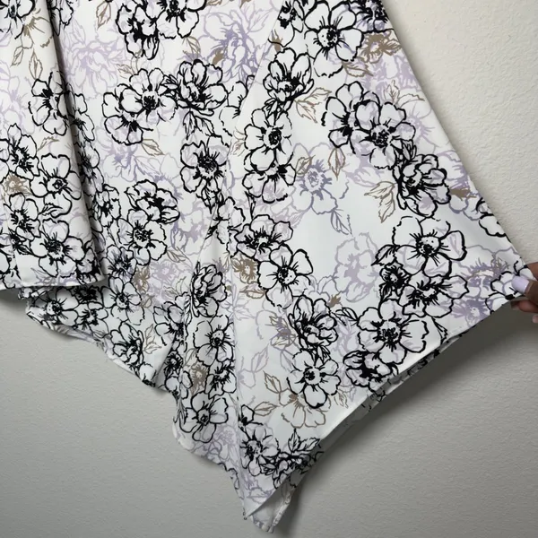 White House Black Market Women y2k Skirt 214‎ White Floral Asymmetrical Artsy - Image 2