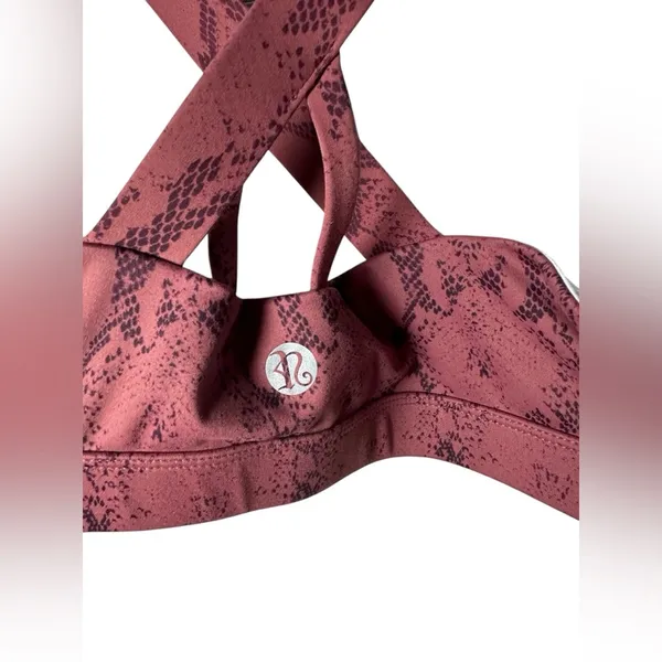 Running Girl Snake Print Sports Bra Women’s Size M Burgundy Black‎ Activewear - Image 6
