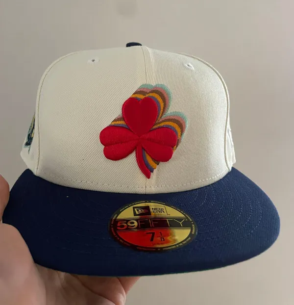New Era Myfitteds Boston Celtics cascading shamrock size 7 1/8 brand new in store exclusive - Image 2
