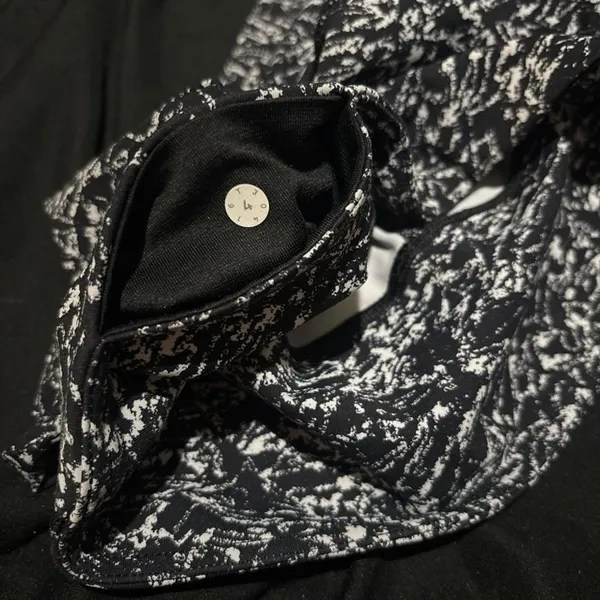 Lululemon Black White Pattern High Rise Leggings 4 Yoga Running Workout Pants - Image 5