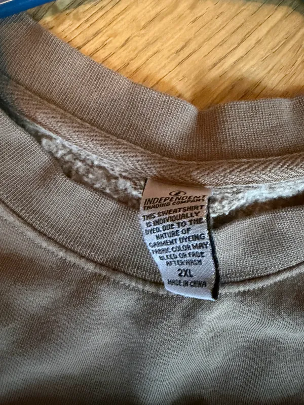Finger lakes Winery crewneck Brown Size XXL - Image 2
