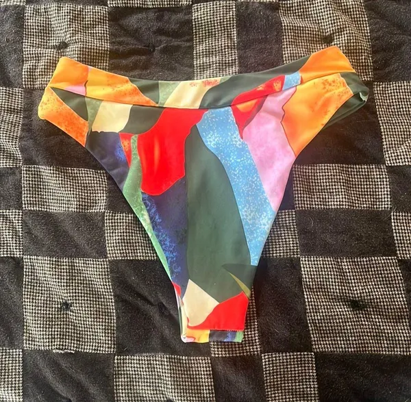 High waisted bikini bottoms - Image 2