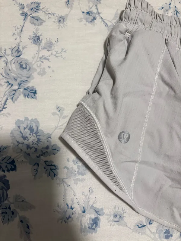 Lululemon Hotty Hot Shorts - Image 3