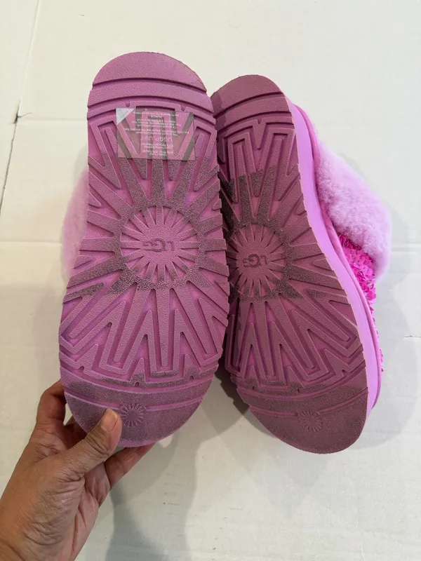 UGG funkette chunky sequin pink sleeper size 8 - Image 2