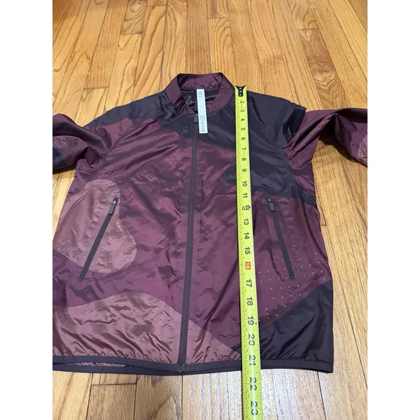 Lululemon Patch Game Jacket Redwood / Black Cherry / So Merlot Size 2 - Image 8