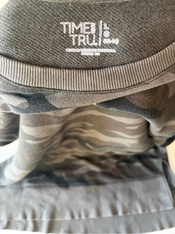 Time And Tru women’s Camo Crewneck Pullover Sweatshirt Ribbed Large - Image 4