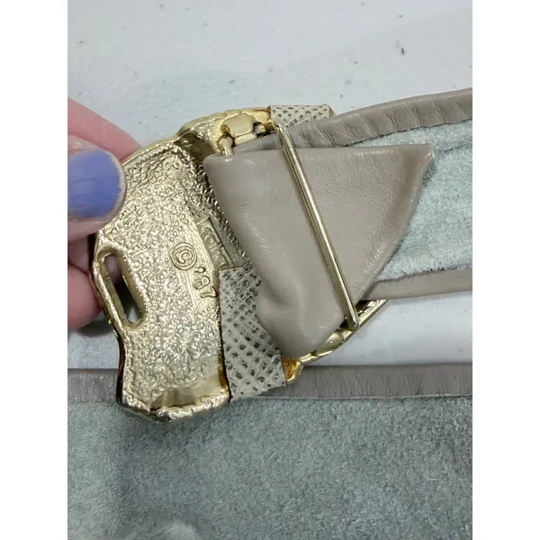 Vintage 1987 Leather‎ Shop Taupe Leather Waist Belt Gold Sculptural Buckle 34in - Image 6