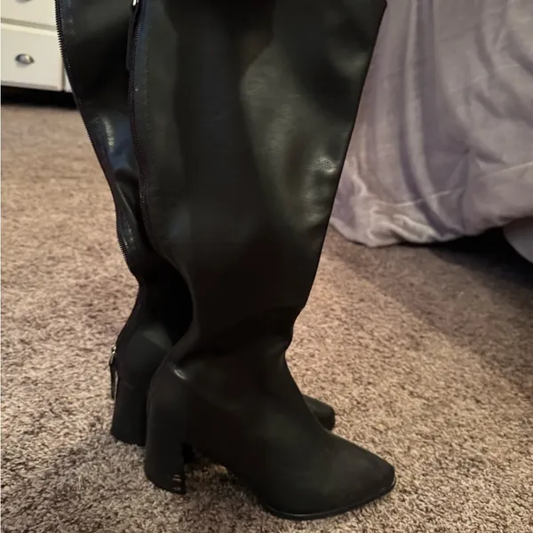Black Knee - Image 3